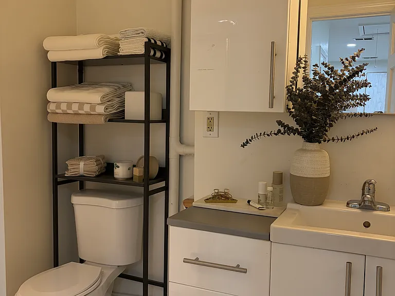 101 Harvard St #4 — Photo 10
