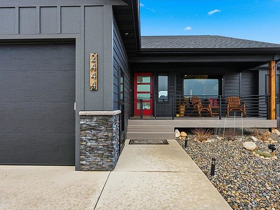 3rd image of 2444 Talisker Ave