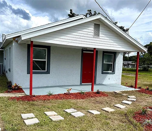 1016 Avenue A Photo 1