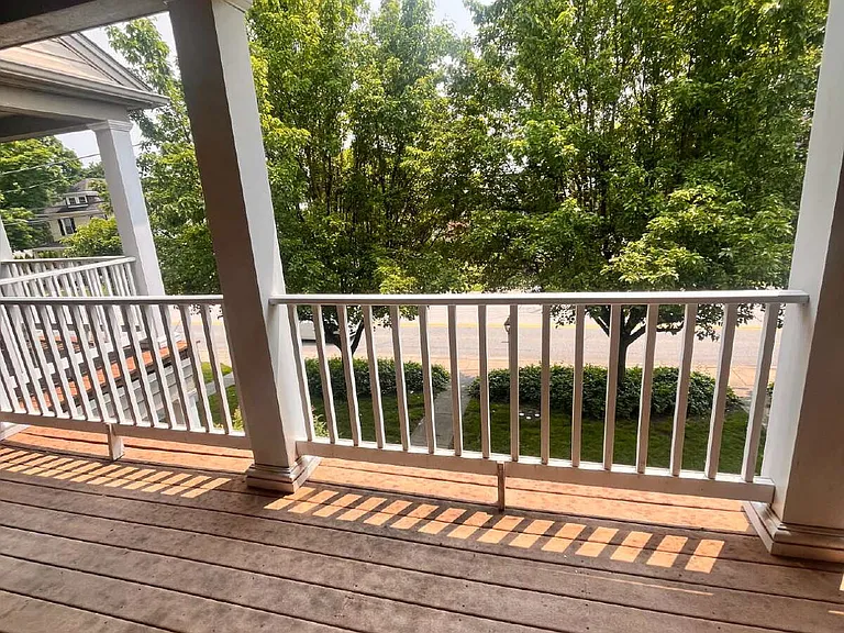 310 York St — Photo 12