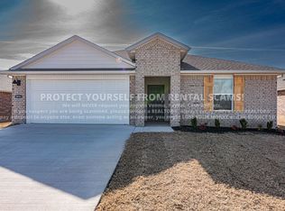 3031 Laredo Ln, Gravette, AR 72736