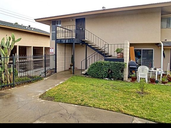 2nd image of 545 Oakdale Ln Unit D
