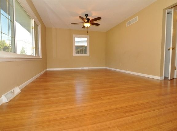 3rd image of 730 Irvin Ave