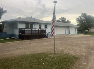 617 E Dodge St, Glendive, MT 59330