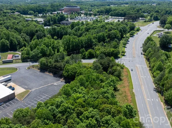 1610 1st St W, Conover, NC 28613