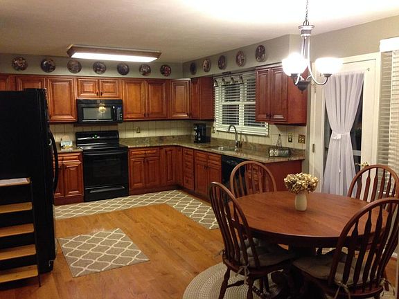 2nd image of 601 W Carrollton Ave