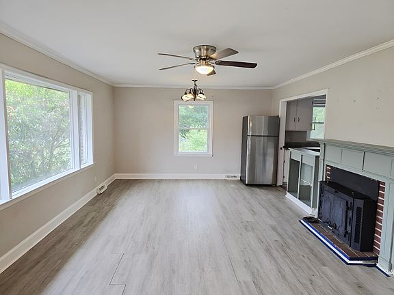 2nd image of 135 Oakwood Dr