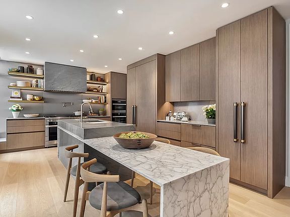 3rd image of 70 Vestry St APT 6F