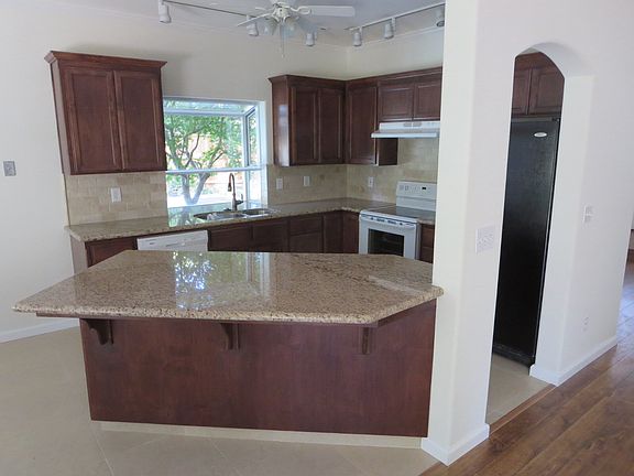 2nd image of 1125 E Province Dr