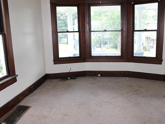 3rd image of 430 N Buckeye St