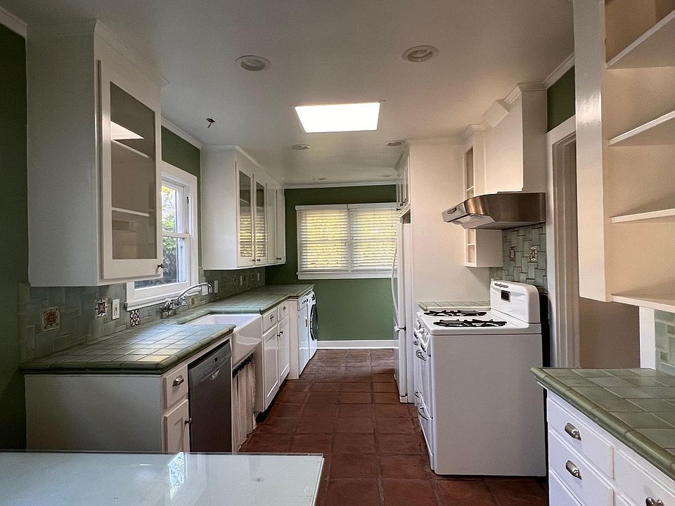 1st image of 611 Grant St