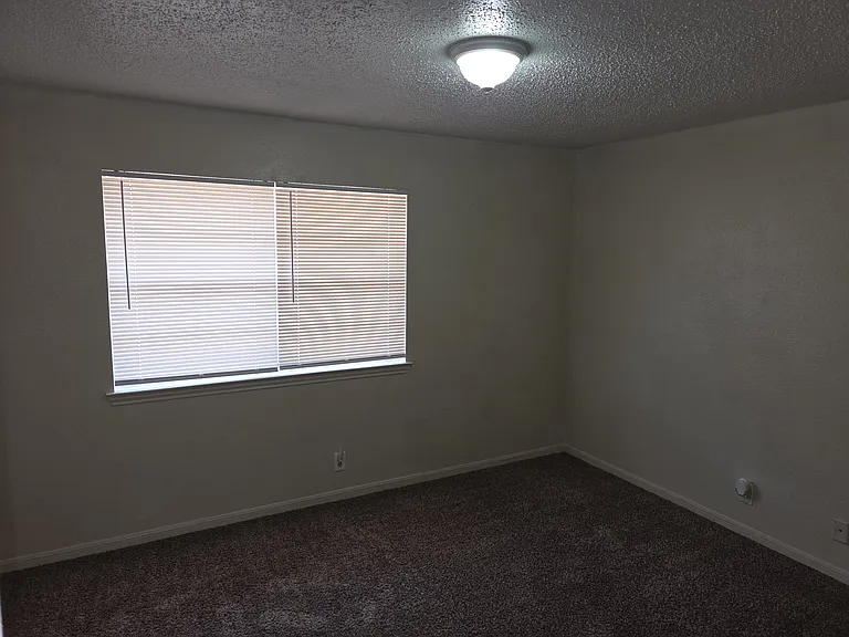 900 Ticonderoga Dr #B — Photo 10