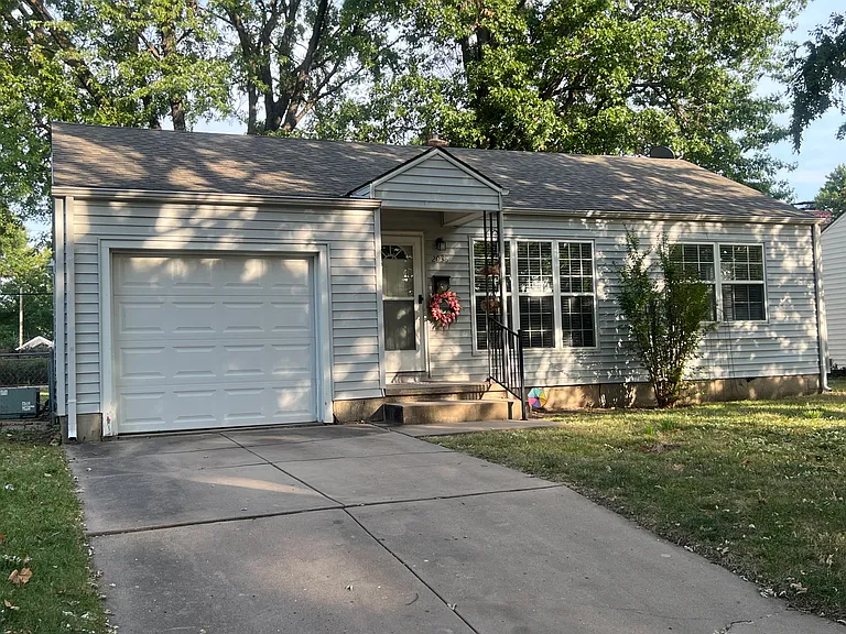 2038 S Terrace Dr — Photo 1