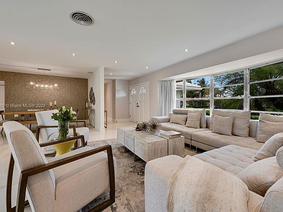 5th image of 213 Gleneagles Dr