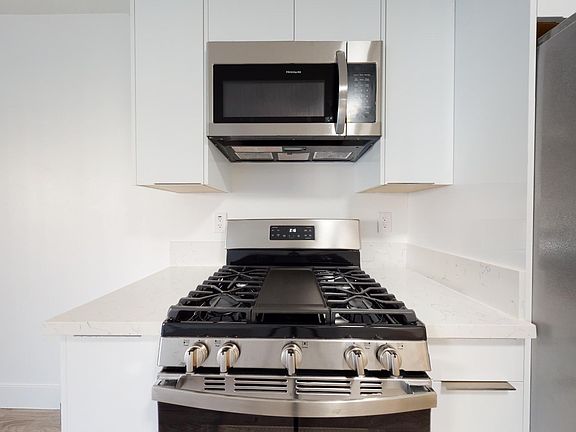 4th image of 400 N Los Robles Ave APT 17