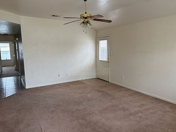 3rd image of 502 Primrose Dr