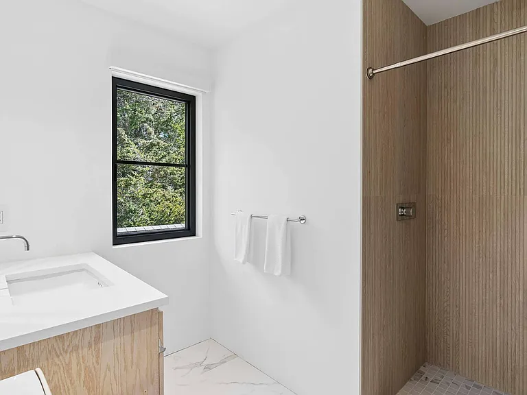 15 Atterbury Rd — Photo 18