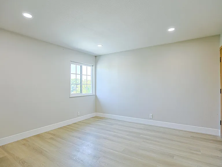 9909 Merced River Ave — Photo 35