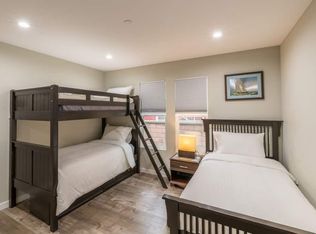 805 E Chestnut Ave, Santa Ana, CA 92701