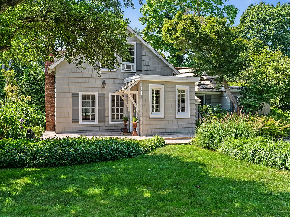 27 Moses Ln