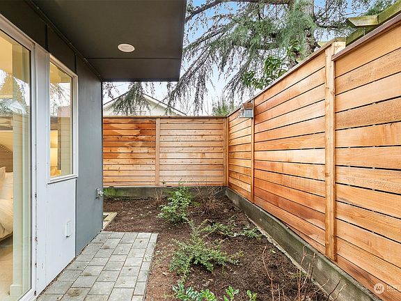 5th image of 832 G NW 54th Street
