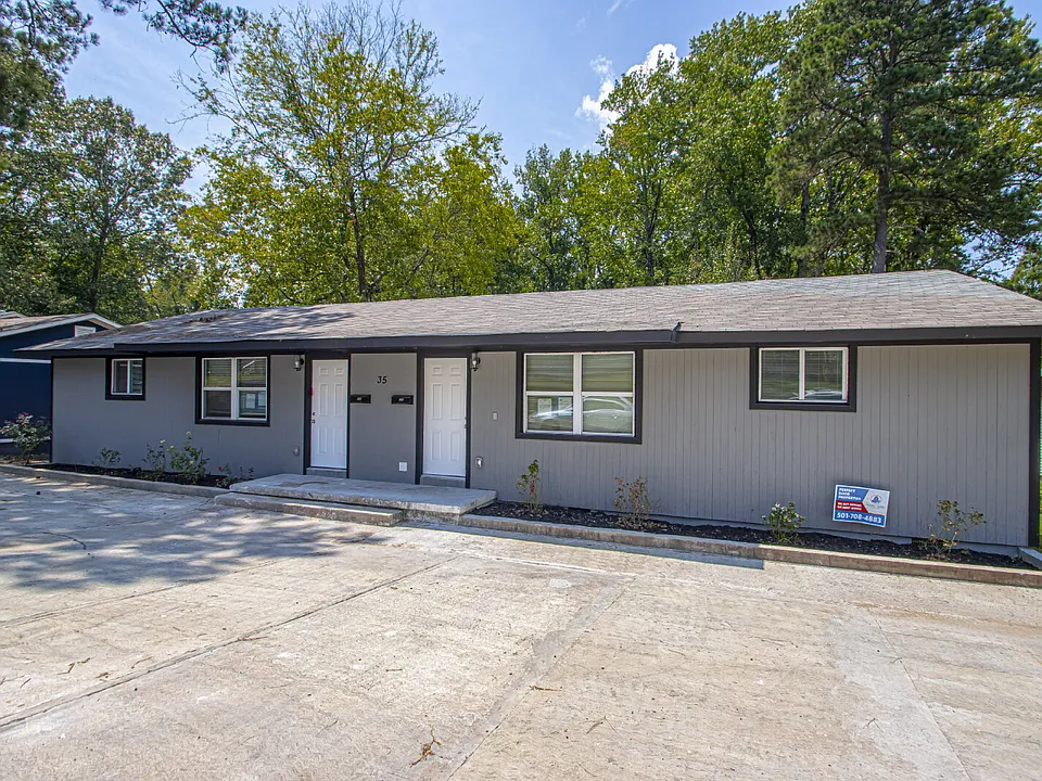 35 Hiland Pl #B