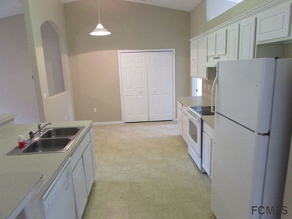 3rd image of 22 Porwyn Ln