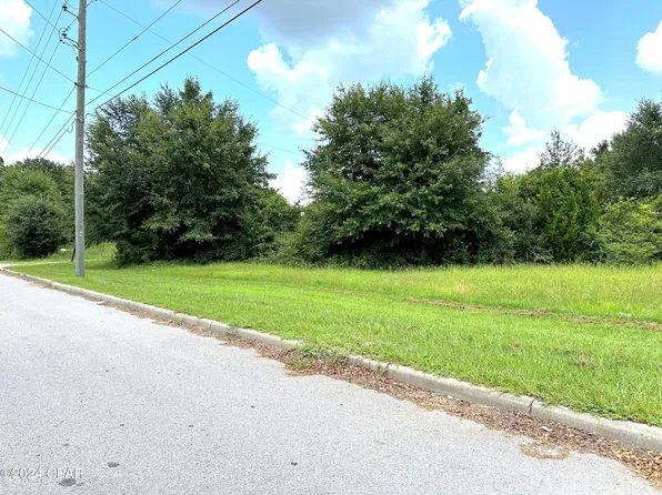 1414 Main St, Chipley, FL 32428