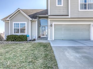 1015 Hampton Dr, Raymore, MO 64083