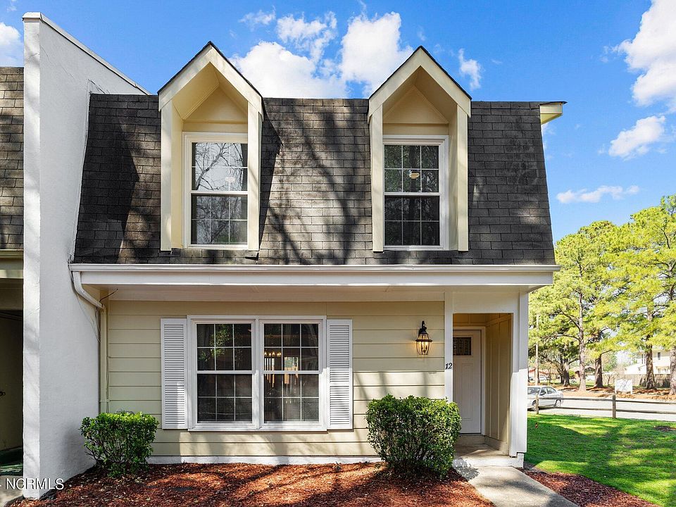 1st image of 126 Oakmont Drive #12