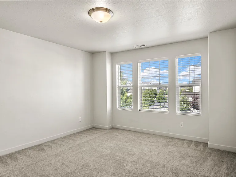 1768 S Haven Pkwy — Photo 13
