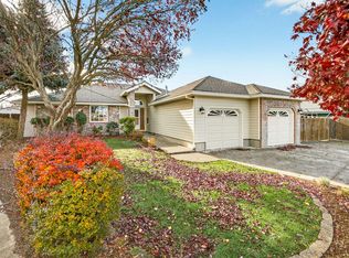 465 Creekside Cir, Central Pt, OR 97502