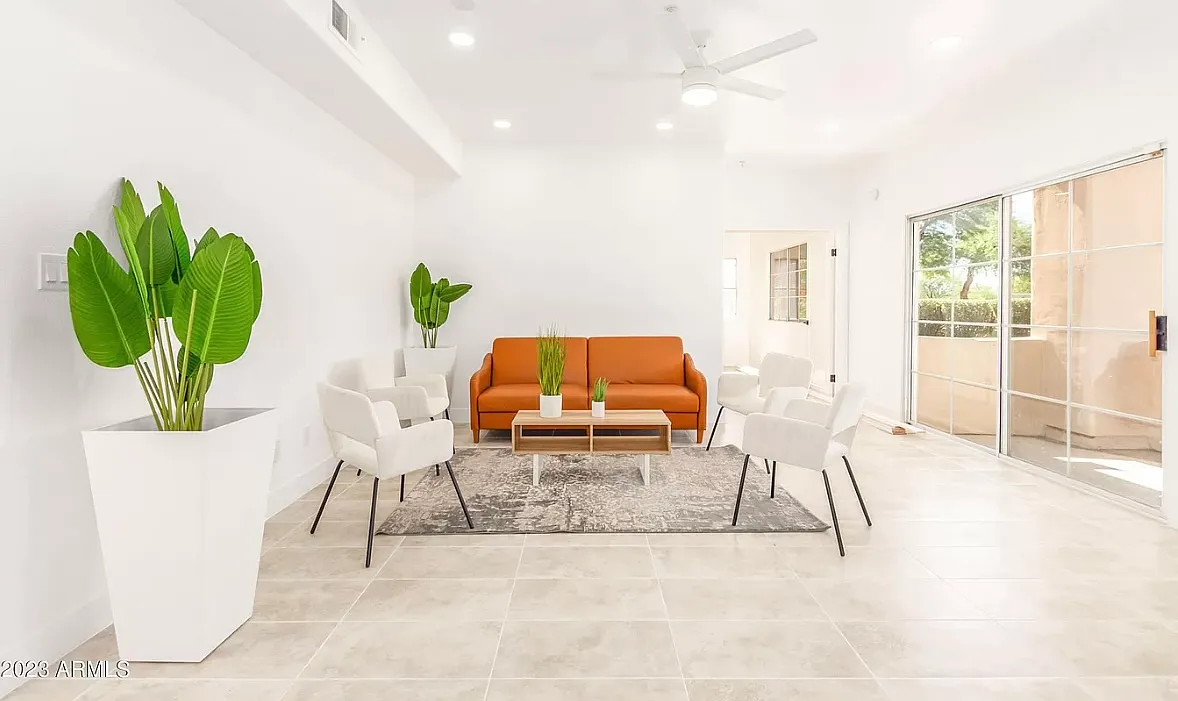 2 bed, 1123 sqft, $2,600 — Photo 3