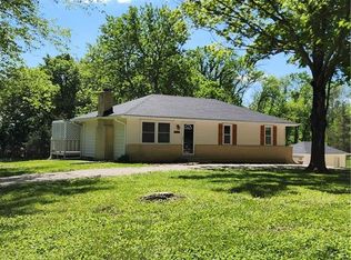 28905 S Horn Rd, Harrisonville, MO 64701