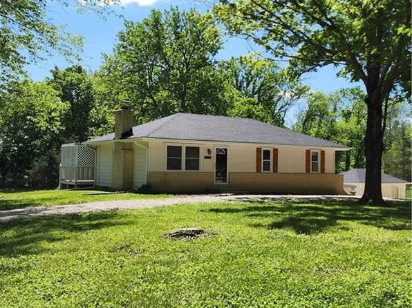 28905 S Horn Rd, Harrisonville, MO 64701