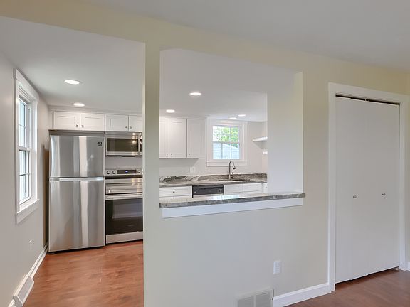 5th image of 2331 McKees Rocks Rd Floor 2