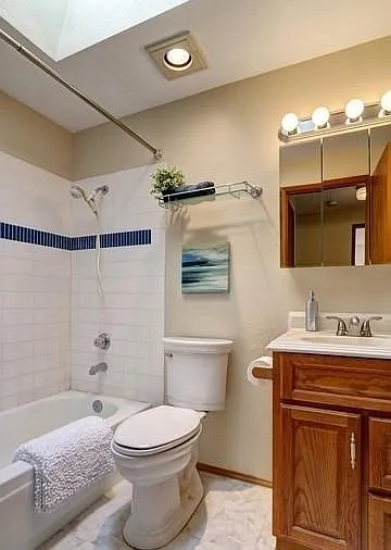 Upstairs bathroom