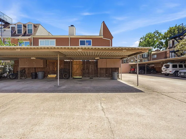 450 N Post Oak Ln — Photo 25