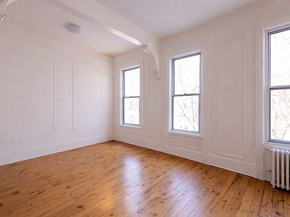 4th image of 40A Jewel St APT 2