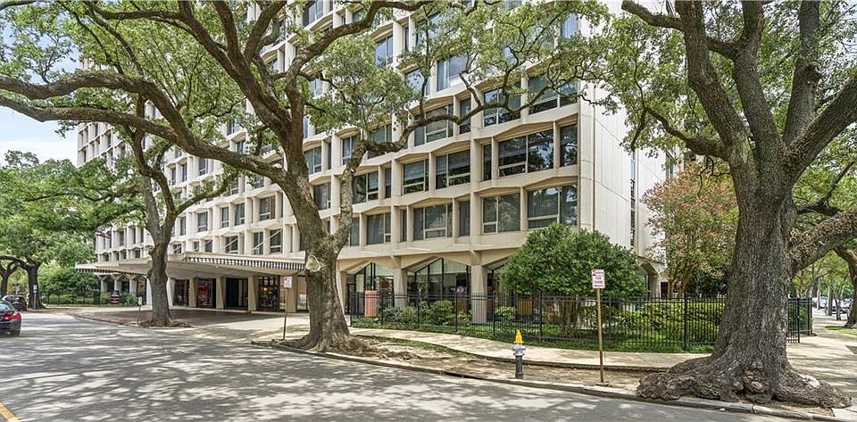 1st image of 2100 Saint Charles Ave APT 2M