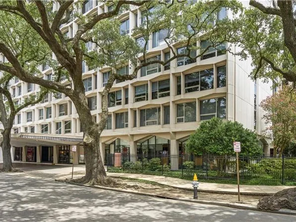 2100 Saint Charles Ave APT 2M, New Orleans, LA 70130