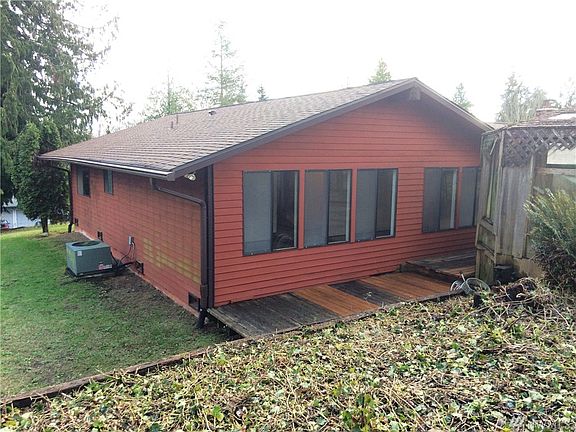 3rd image of 7015 Sunset Ave NE