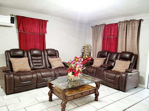 3rd image of 1317 Mariana Dr