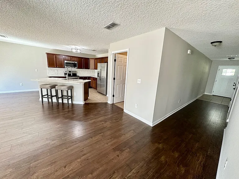 1760 Lake Shore Blvd — Photo 17