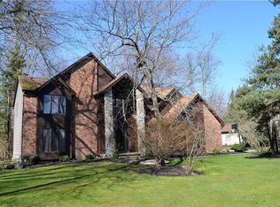 39 Buttonwood Ln, East Amherst, NY 14051