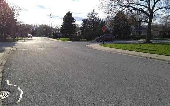4th image of 915 E 160th Pl