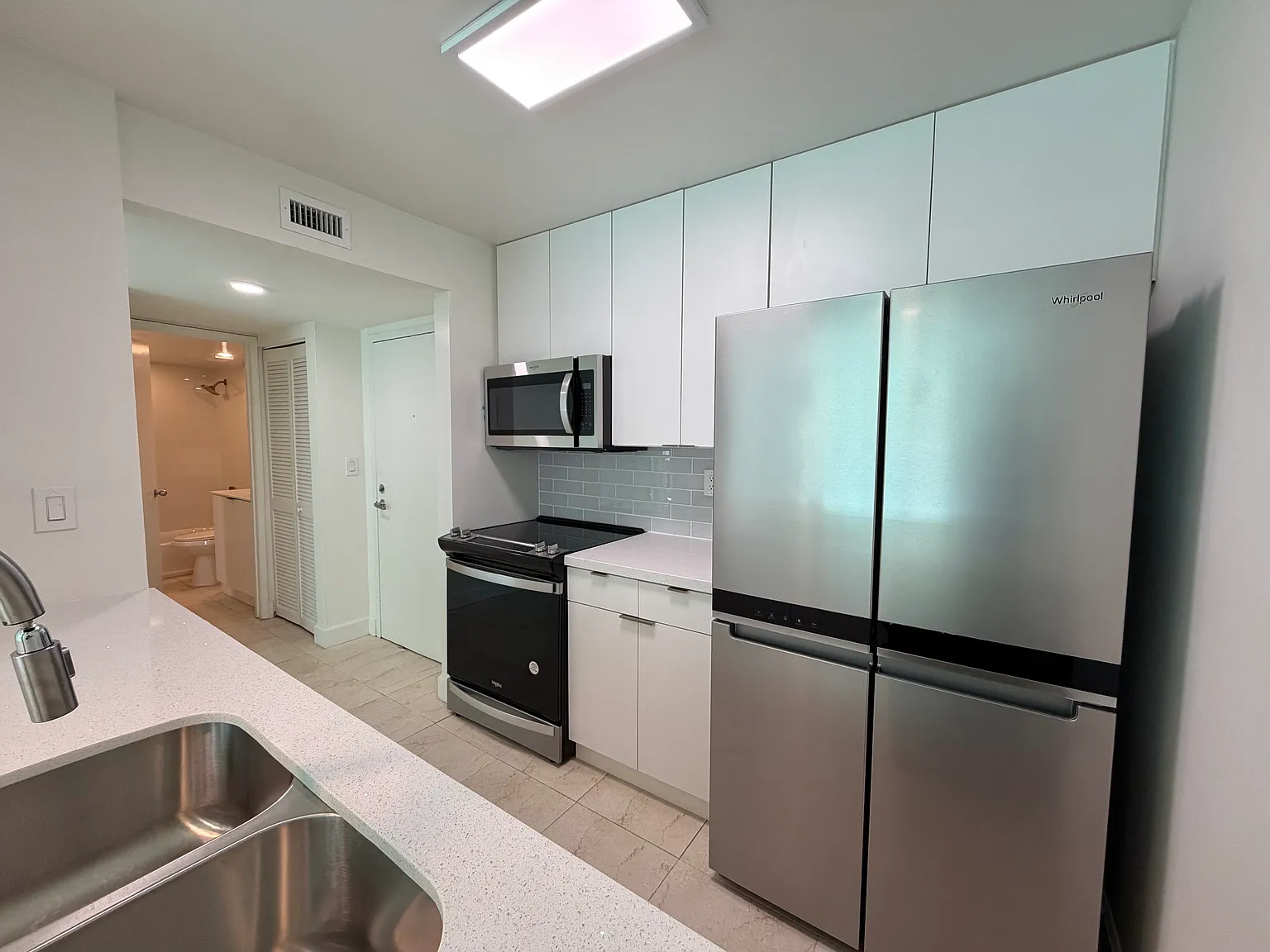 1 bed, 700 sqft, $2,475 — Photo 2