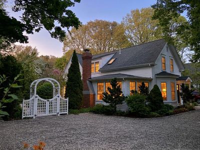 552 Main Street, Cotuit, MA, 02635