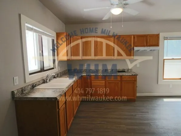 2470 N 54th St, Milwaukee, WI 53210