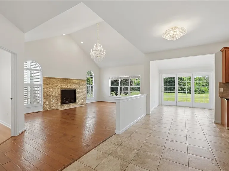 20242 Hidden Creek Ct — Photo 9
